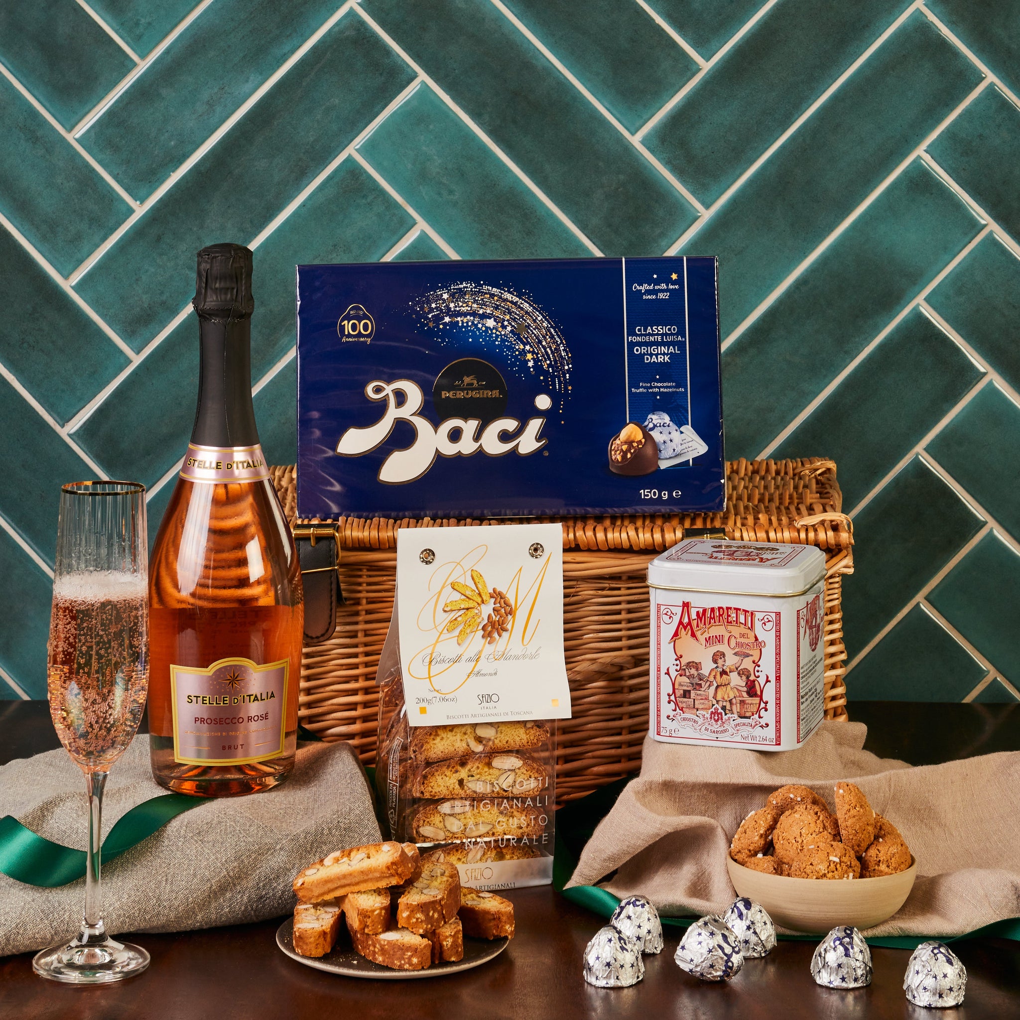 Sweet & Bubbles Hamper