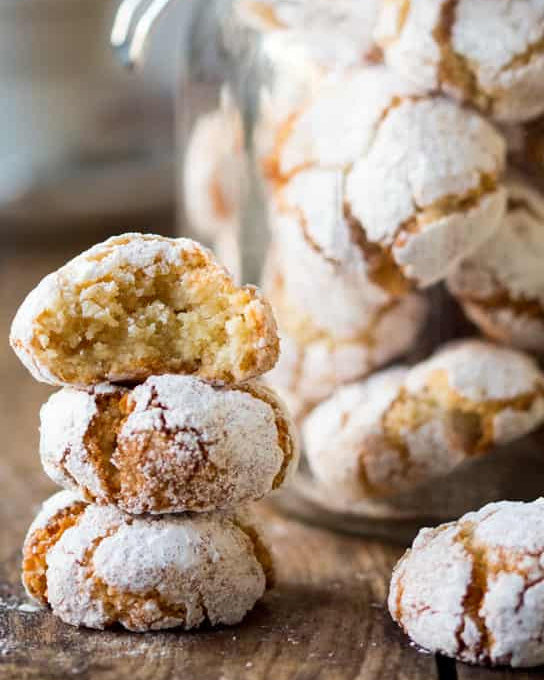 Virginia Soft Amaretti with Peach Tin - 140g