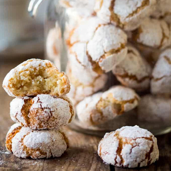 Virginia Soft Amaretti with Peach Tin - 140g